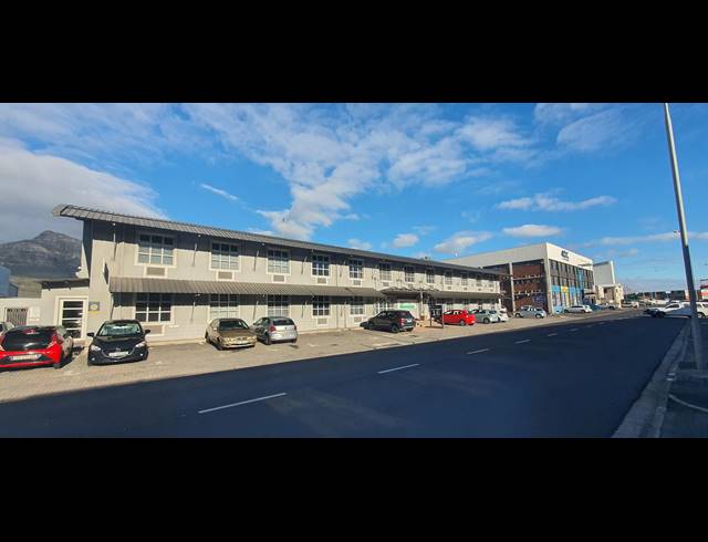 600M² RETAIL TO LET IN PAARDEN EILAND